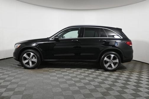 Black 2022 Mercedes-Benz GLC 300 4MATIC