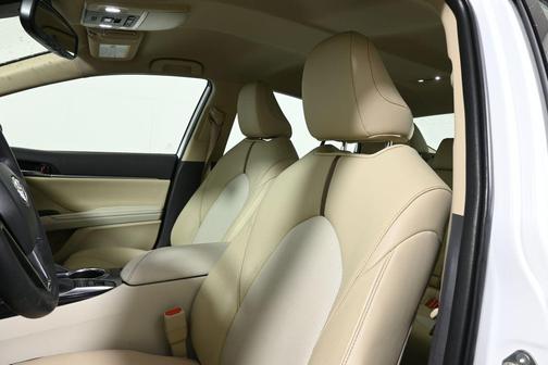 Wind Chill Pearl 2020 Toyota Camry XLE