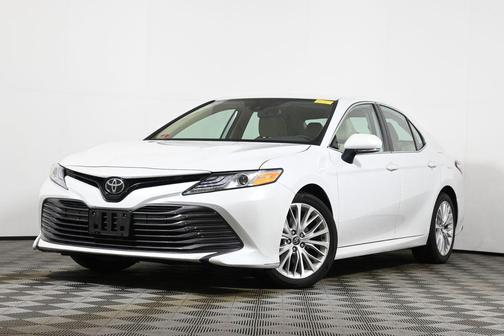 Wind Chill Pearl 2020 Toyota Camry XLE