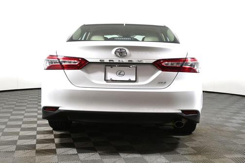 Wind Chill Pearl 2020 Toyota Camry XLE