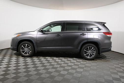 Predawn Gray Mica 2017 Toyota Highlander XLE