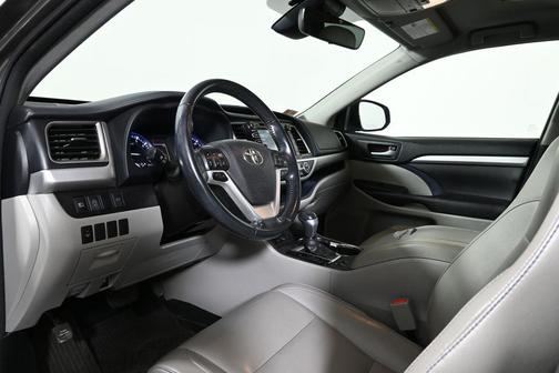 Predawn Gray Mica 2017 Toyota Highlander XLE