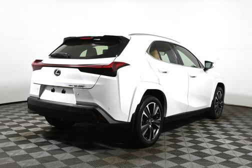 Eminent White Pearl 2023 Lexus UX 250h Base