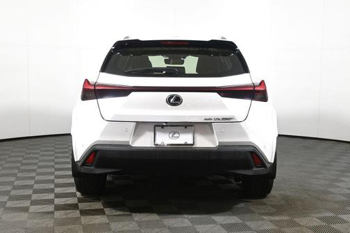 Eminent White Pearl 2023 Lexus UX 250h Base