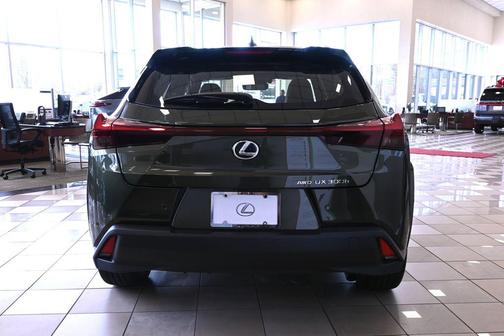 Nori Green Pearl 2026 Lexus UX 300h Premium