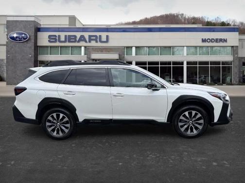 Crystal White Pearl 2023 Subaru Outback Limited XT