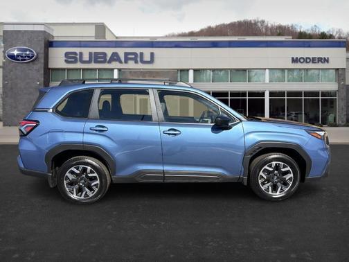 2025 Subaru Forester Base