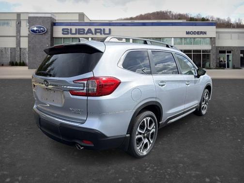 Ice Silver Metallic 2026 Subaru Ascent Limited 8-Passenger