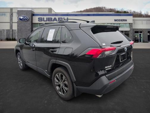 2022 Toyota RAV4 Hybrid XLE Premium