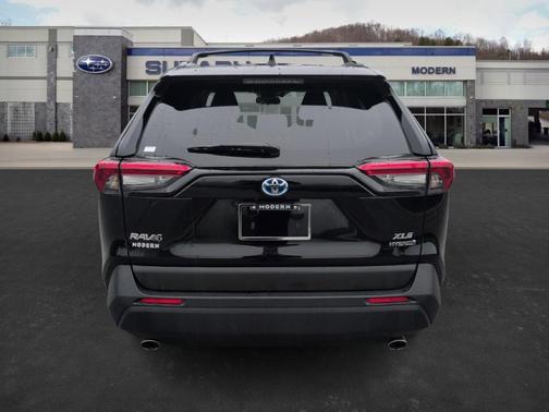 2022 Toyota RAV4 Hybrid XLE Premium