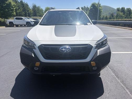 Crystal White Pearl 2024 Subaru Outback Wilderness