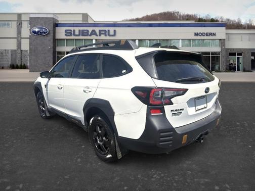 Crystal White Pearl 2024 Subaru Outback Wilderness