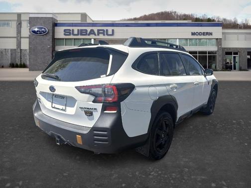 Crystal White Pearl 2024 Subaru Outback Wilderness