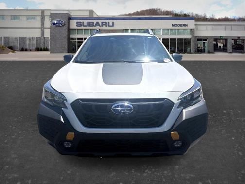 Crystal White Pearl 2024 Subaru Outback Wilderness