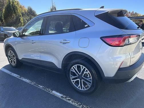 Ingot Silver Metallic 2020 Ford Escape SEL