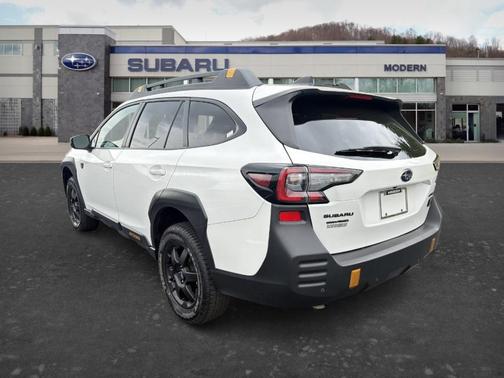 Crystal White Pearl 2024 Subaru Outback Wilderness