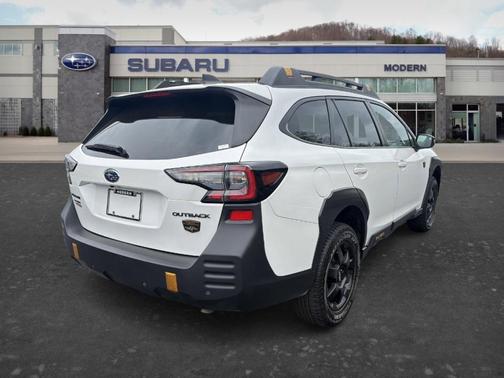 Crystal White Pearl 2024 Subaru Outback Wilderness