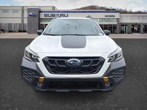 Crystal White Pearl 2024 Subaru Outback Wilderness
