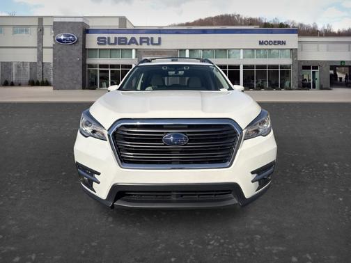 Crystal White Pearl 2019 Subaru Ascent Limited 8-Passenger