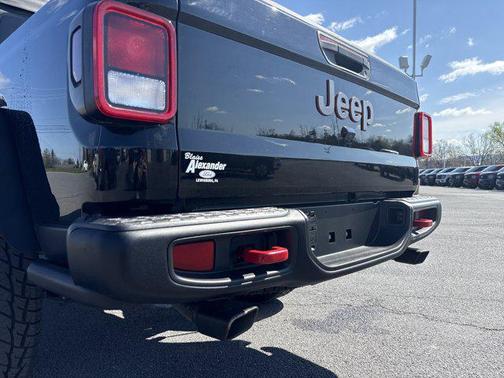 Black Clearcoat 2022 Jeep Gladiator Rubicon