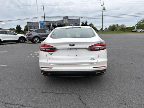 White Platinum Metallic Tri-Coat 2020 Ford Fusion SE