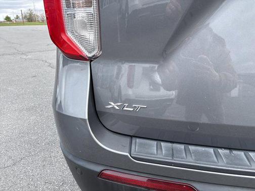 Carbonized Gray Metallic 2022 Ford Explorer XLT