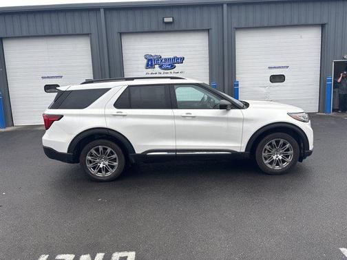 2025 Ford Explorer Active