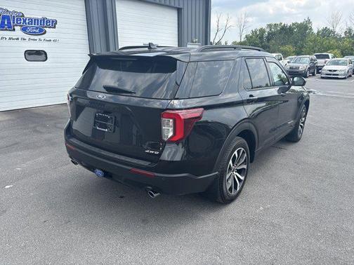 2024 Ford Explorer ST-Line