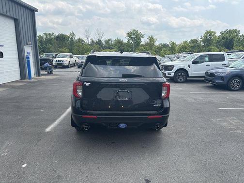 2024 Ford Explorer ST-Line