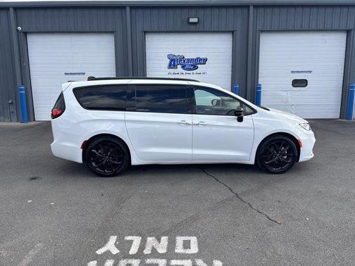 2025 Chrysler Pacifica Limited