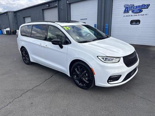 2025 Chrysler Pacifica Limited