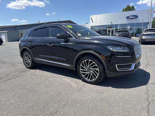 Black Metallic 2019 Lincoln Nautilus Reserve
