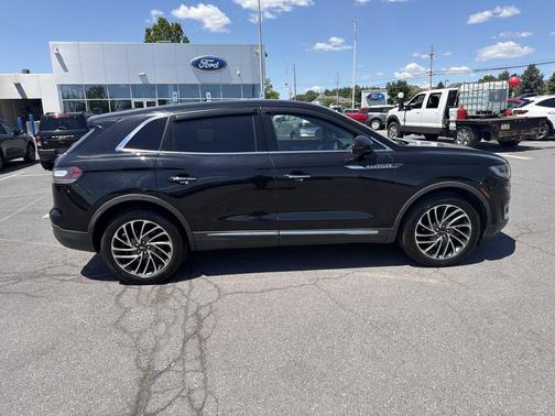 Black Metallic 2019 Lincoln Nautilus Reserve