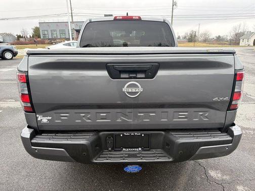 2025 Nissan Frontier SV