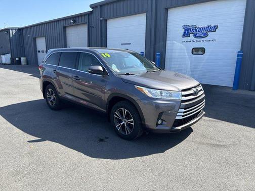 2019 Toyota Highlander LE