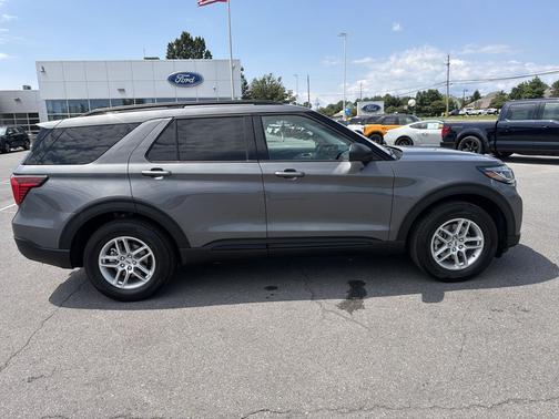 Carbonized Gray Metallic 2026 Ford Explorer Active