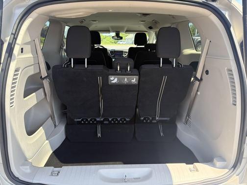 Tusk White 2017 Chrysler Pacifica Touring