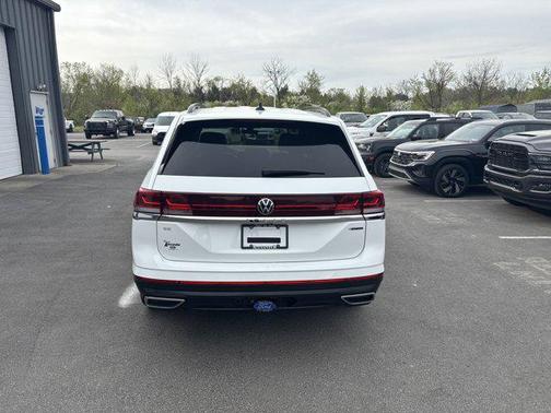 2025 Volkswagen Atlas 2.0T SE w/Technology 4MOTION