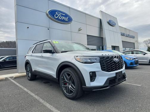 Space White Metallic 2026 Ford Explorer ST-Line