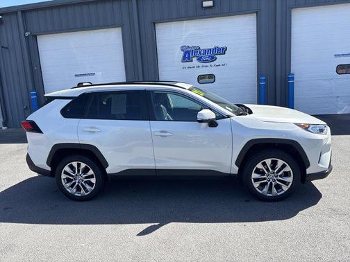 2021 Toyota RAV4 XLE Premium