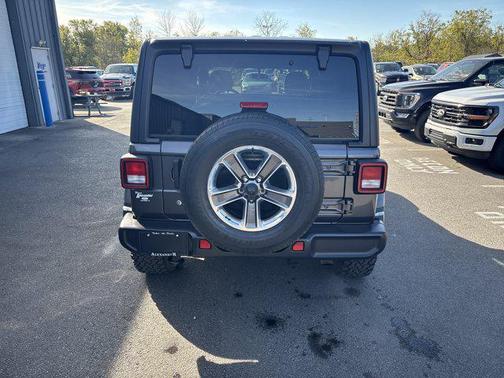 2020 Jeep Wrangler Unlimited Sahara