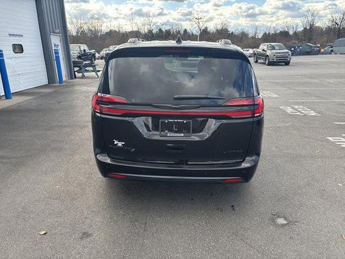 2025 Chrysler Pacifica Limited