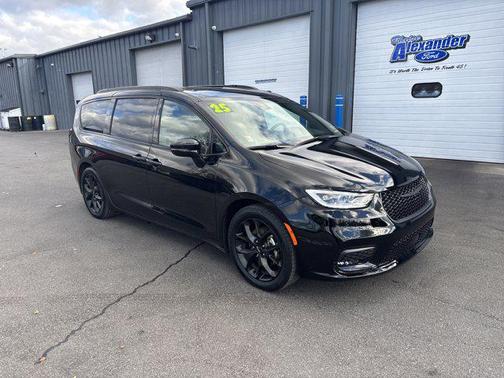 2025 Chrysler Pacifica Limited