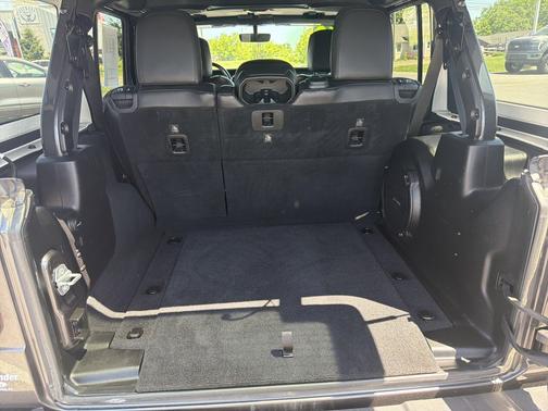 Granite Crystal Metallic Clearcoat 2019 Jeep Wrangler Unlimited Moab 4x4