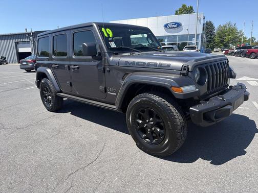 Granite Crystal Metallic Clearcoat 2019 Jeep Wrangler Unlimited Moab 4x4
