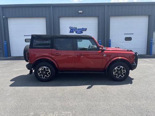 2024 Ford Bronco Outer Banks