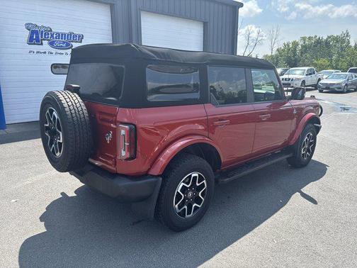 2024 Ford Bronco Outer Banks