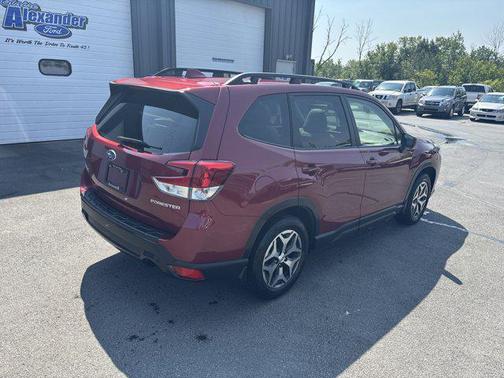 2022 Subaru Forester Premium