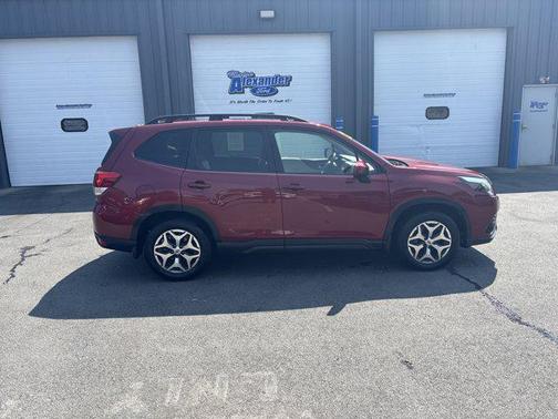 2022 Subaru Forester Premium