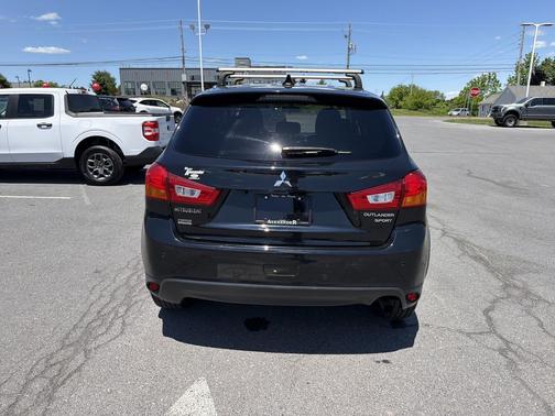 Labrador Black Pearl 2017 Mitsubishi Outlander Sport 2.0 LE